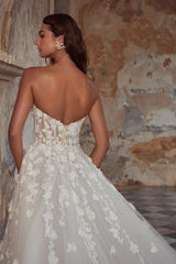 Charming Long A-Line Sweetheart Floor-Length Strapless Tulle Wedding Dresses with Appliques