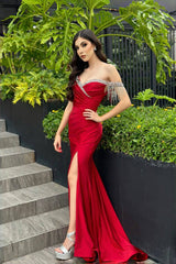 Amazing Column Satin Sweetheart Sleeveless Scarlet Evening Dress Featuring Rhinestone and Front Split