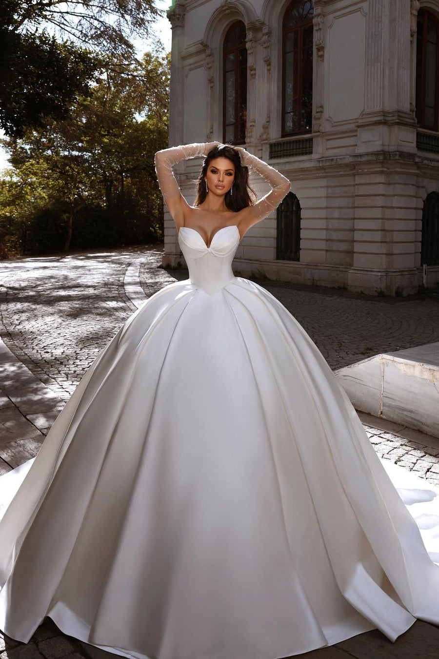 Stunning Long White A-line Satin Sleeveless Ball Gown Wedding Dress