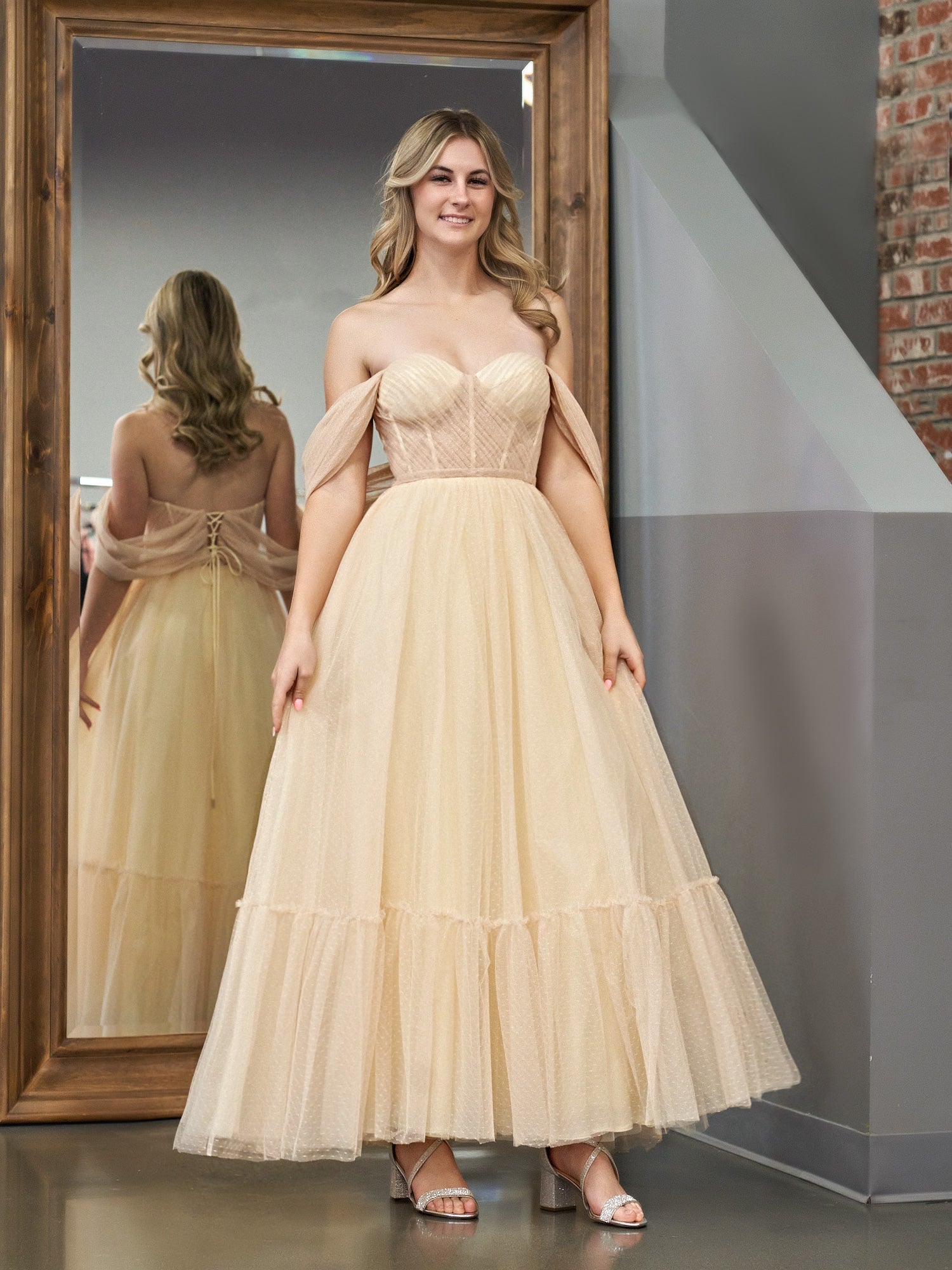 Nova A-Line Champagne Tulle Sweetheart Tea-Length Prom Dress