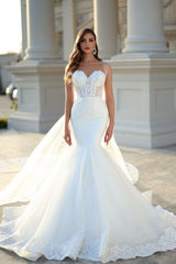 Charming Mermaid Sweetheart White Wedding Dress with Court Train