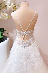 A-Line Lace Appliques Wedding Dress Tulle Bridal Gown