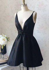 A-Line V-Neck Sleeveless Taffeta Short/Mini Homecoming Dress with Ruffles