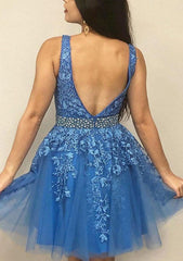 A-Line V-Neck Sleeveless Tulle Short/Mini Homecoming Dress With Appliqued Beading Laced