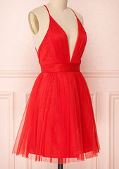 A-Line V-Neck Sleeveless Tulle Short/Mini Homecoming Dress with Pleated Detail