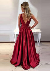A-Line/Princess Scoop Neck Sweep Train Satin Prom Dress/Evening Dress With Appliqued