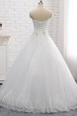 Affordable S-Line Sweetheart Tulle Rhinestones Wedding Dress Lace Appliques Sleeveless Bridal Gowns Online