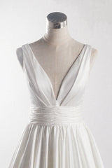 Affordable V-neck Satin White Wedding Dress Sleeveless Ruffles Bridal Gowns On Sale