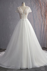 Affordable V-Neck White Tulle Wedding Dress Short Sleeves Lace Appliques Bridal Gowns with Beadings