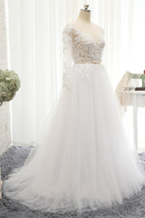 Affordable White Tulle Ruffles Lace Wedding Dresses Jewel Longsleeves Bridal Gowns With Appliques On Sale