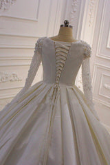 Ball Gown Satin Long Sleeves Wedding dress Jewel Ruffles Flowers Bedaings Bridal Gowns On sale