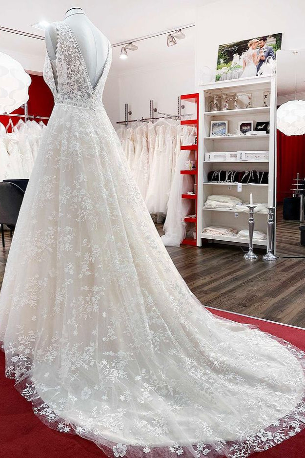 Beautiful Lace Appliques Tulle A-Line Wedding Dresses