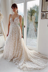 Beautiful V-Neck Wedding Dress Lace Sleeveless Online