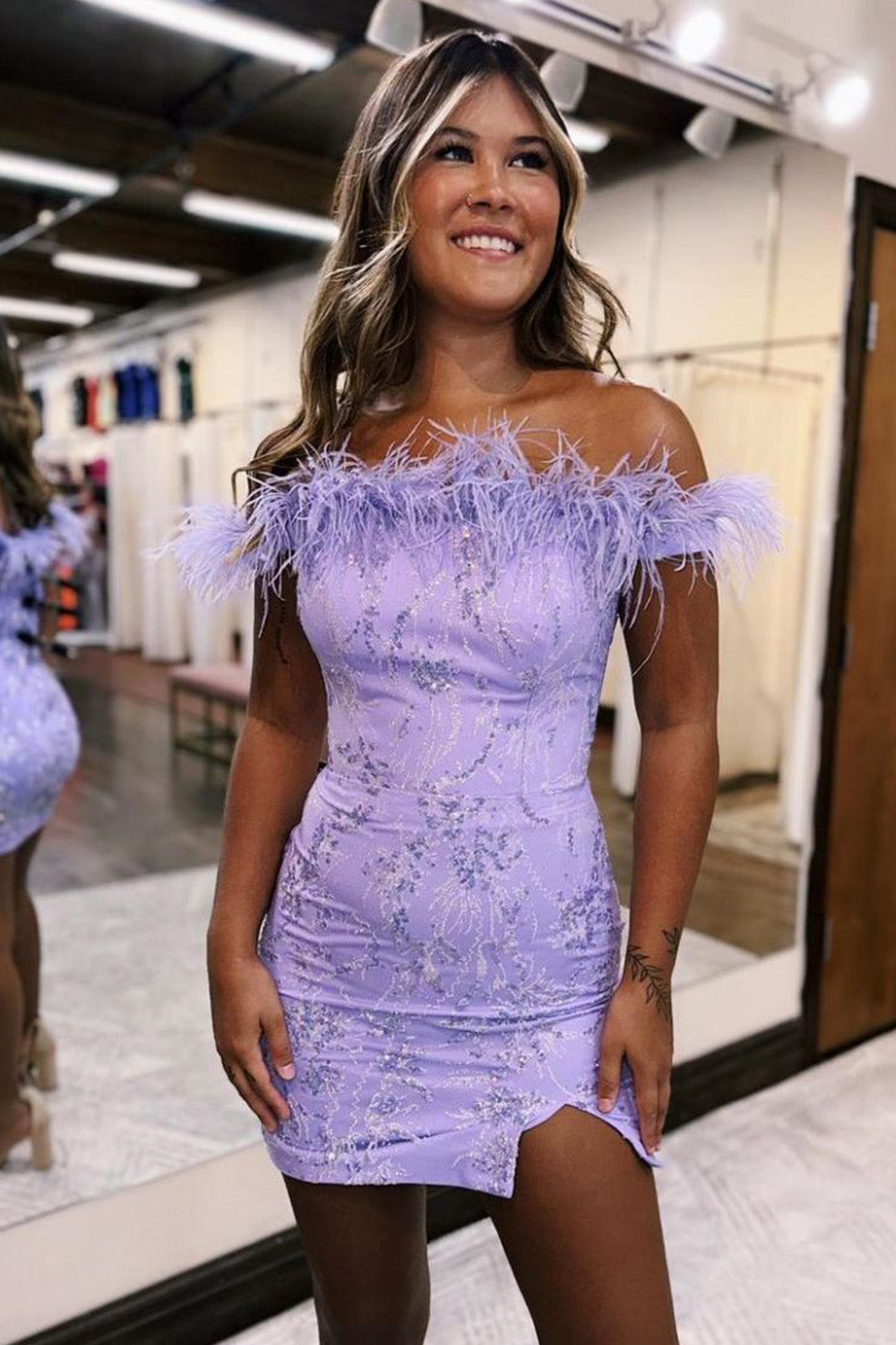 Bodycon Charming Lilac Off-the-Shoulder Homecoming Dress with Feather