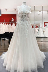 Breath-taking Detailed Appliques Ruffles Tulle Ivory Lace Wedding Dresses Long