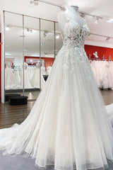 Breath-taking Detailed Appliques Ruffles Tulle Ivory Lace Wedding Dresses Long