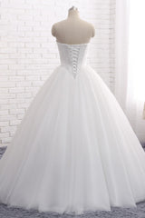 Chic Ball Gown Strapless White Tulle Wedding Dress Sleeveless Bridal Gowns On Sale