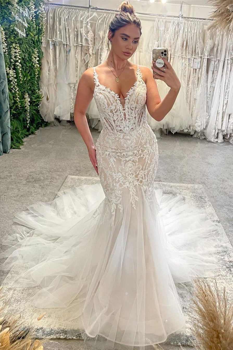 Exquisite Floor Length V-Neck Spaghetti Straps Sleeveless Mermaid Wedding Dress with Chapel Train