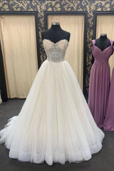 Chic Ivory Sweetheart Long Lace Up Wedding Dress Crystal Appliques Bridal Gowns On Sale