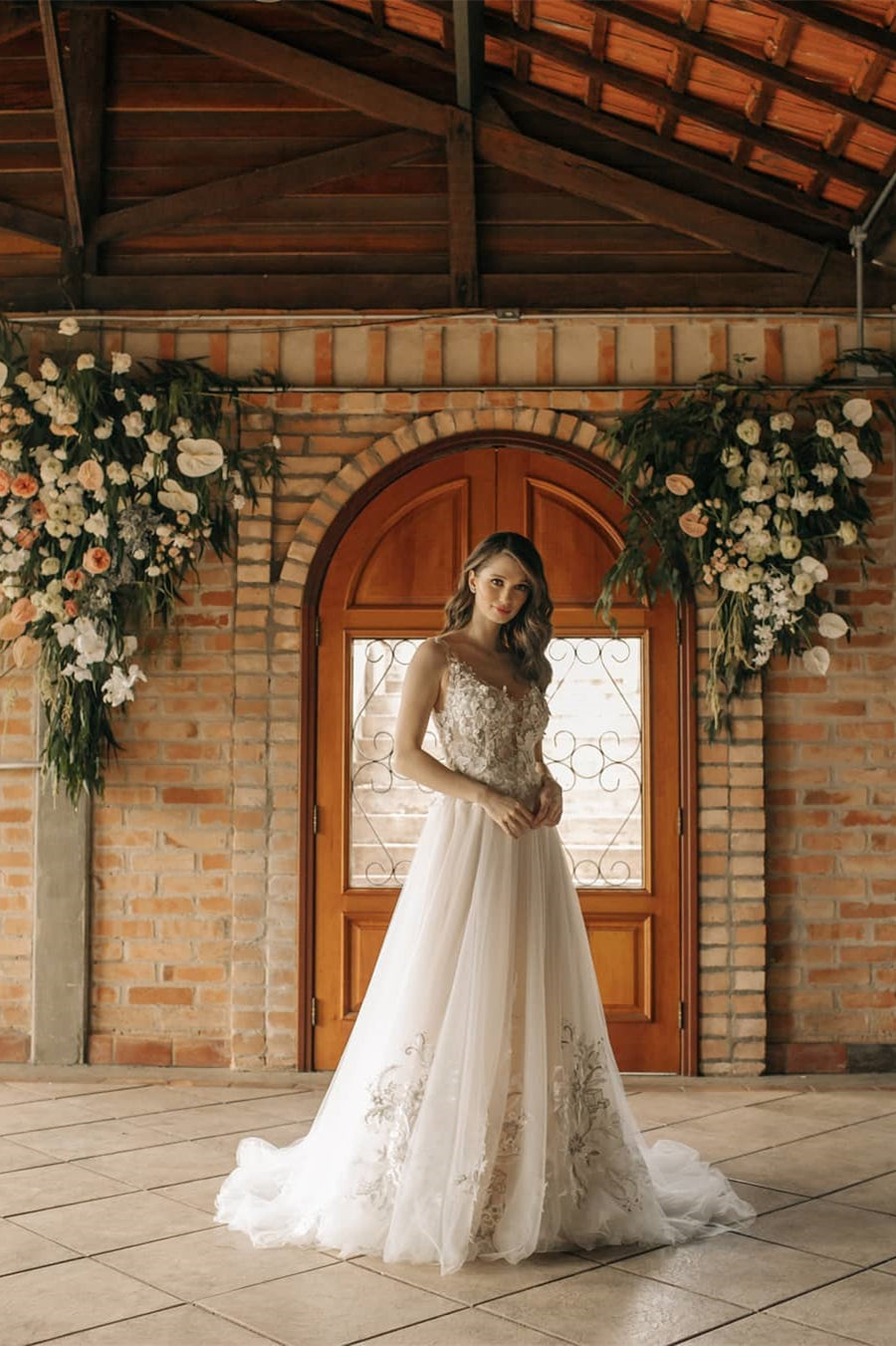 Chic A-Line Sleeveless Backless Wedding Dress with Floral Lace Accents