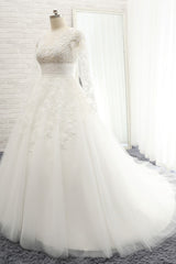 Chic Longsleeves Jewel A line Wedding Dresses White A line Tulle Bridal Gowns With Appliques Online