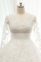 Chic Longsleeves Jewel A line Wedding Dresses White A line Tulle Bridal Gowns With Appliques Online