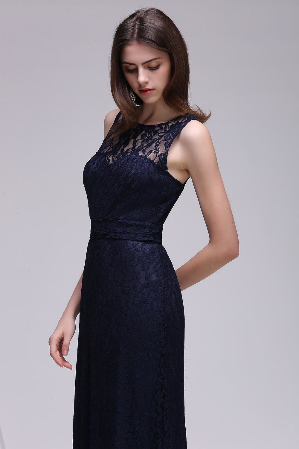 Chic Sleeveless Scoop Lace Bridesmaid Dress with Keyhole Back