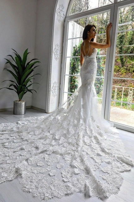 Chic Sleeveless Spaghetti Straps Mermaid Wedding Gown with Delicate Chapel Train