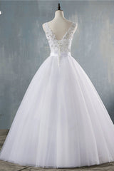 Chic Starps V-Neck Beadings Tulle Wedding Dress Sleeveless Appliques Bridal Gowns with Rhinestones