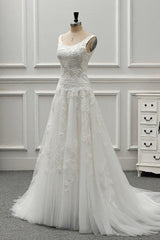 Chic Straps Jewel Tulle Lace Wedding Dress Sleeveless Appliques White Bridal Gowns On Sale