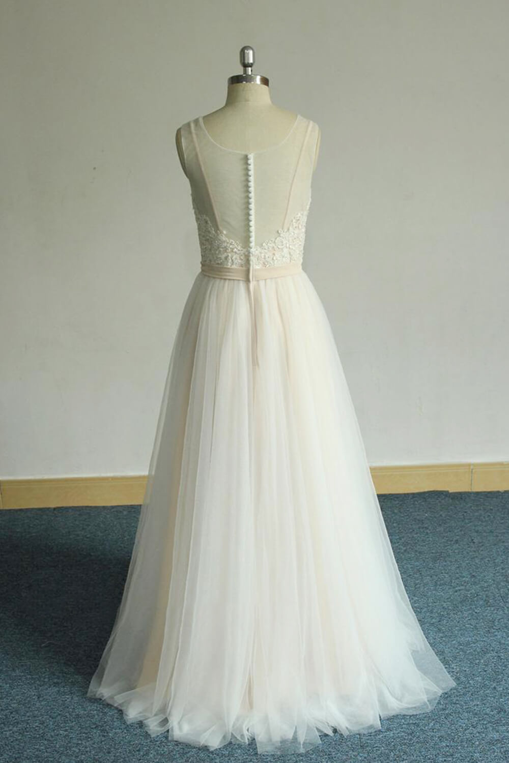 Chic Straps Sleeveless Appliques Wedding Dress A-line Tulle White Bridal Gowns On Sale