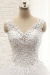 Chic Straps V-Neck Tulle Lace Wedding Dress Sleeveless Appliques Beadings Bridal Gowns On Sale