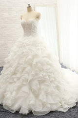 Chic Sweatheart White A line Wedding Dresses Sleeveless Tulle Bridal Gowns Online