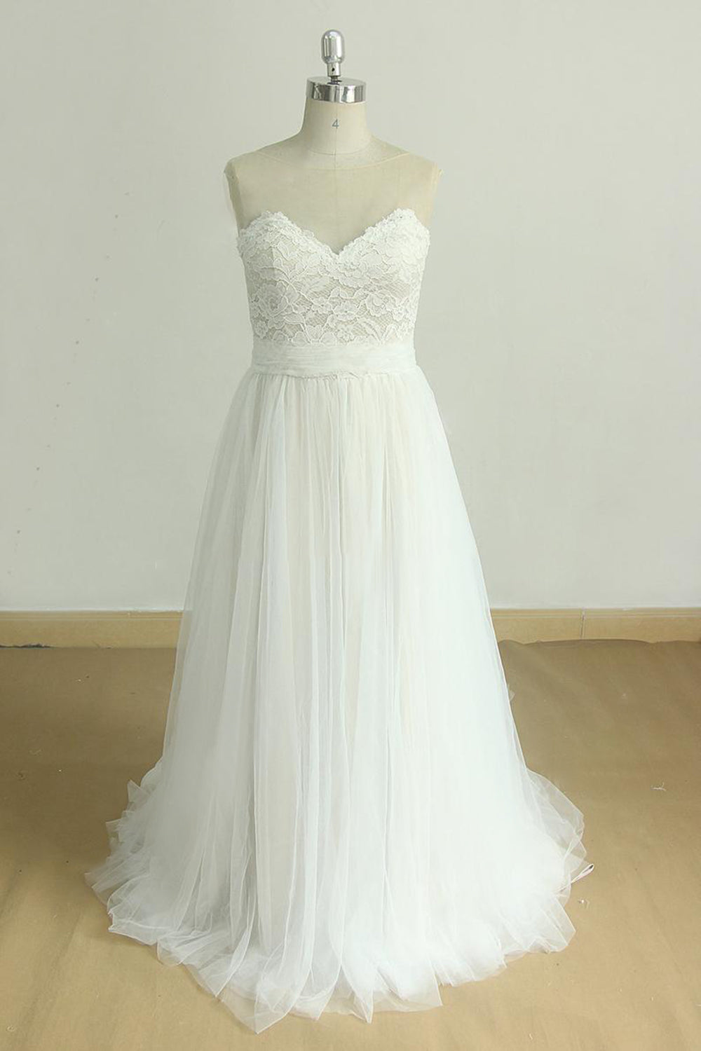 Chic Sweetheart Lace Wedding Dress A-line White Tulle Bridal Gowns On Sale