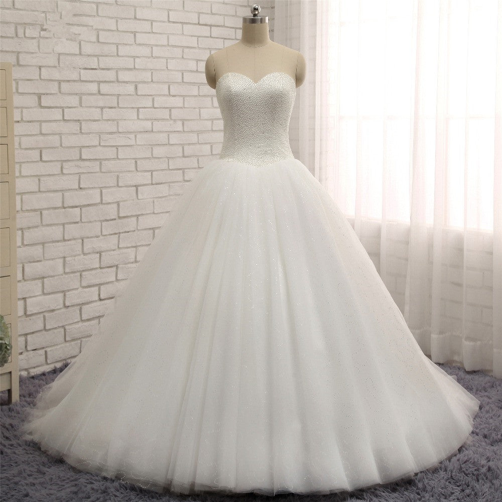 Chic Sweetheart Pearls White Wedding Dresses A-line Tulle Ruffles Bridal Gowns Online