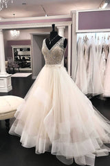 Chic Tulle V-Neck Sequins Wedding Dress Sweep Sleeveless Rhinestones Bridal Gowns On Sale