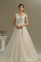 Chic V-neck Lace Wedding Dress Sleeveless-Newinlook