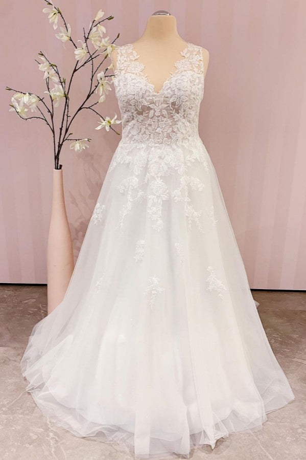 Delicate Lace V-Neck Long Wedding Dress Sleeveless