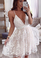 A-line V Neck Lace Sleeveless Homecoming Dress