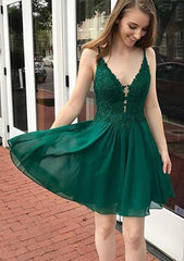 A-line V Neck Sleeveless Short/Mini Chiffon Homecoming Dress with Appliqued