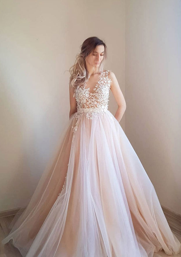 Elegant Ball Gown Illusion Neck Tulle Prom Dress/Evening Dress with Appliqued Laced