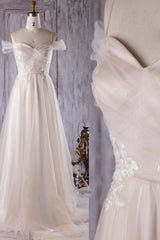 Elegant Cold-shoulder Wedding Dress Sweetheart Appliques Ruffles Bridal Gowns Online