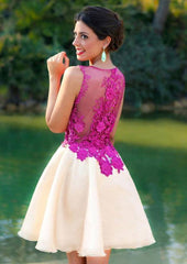 Elegant A-Line/Princess Chiffon Homecoming Dress with Appliqued Knee-Length