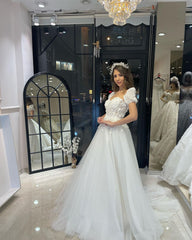 Elegant Floor-Length Sweetheart Short Sleeves A-Line Tulle Wedding Dress