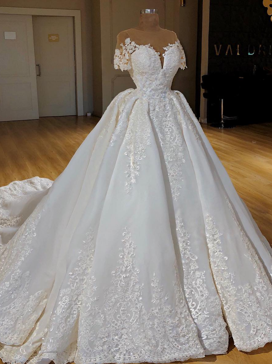 Elegant Jewel Shortsleeves A-line Wedding Dresses White Ruffles Lace Bridal Gowns With Appliques On Sale