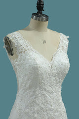 Elegant Mermaid V-neck Tulle Wedding Dress White Lace Appliques Beadings Bridal Gowns Online