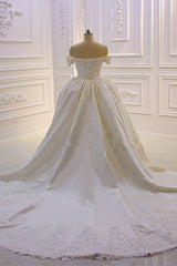 Elegant Off-the-Shoulder Tulle Wedding Dress Sweetheart Lace Appliques Bridal Gowns with Overskirt On Sale