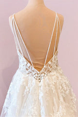 Elegant Spaghetti-Straps Sleeveless Tulle Lace Wedding Dress Online