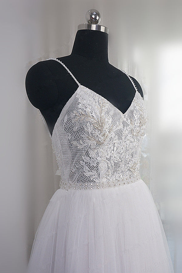 Elegant Spaghetti Straps Tulle Lace Wedding Dress V-Neck Appliques See Through Top Bridal Gowns