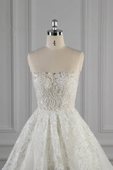 Elegant Strapless White Lace Wedding Dress Sleeveless Appliques Ruffle Bridal Gowns Online